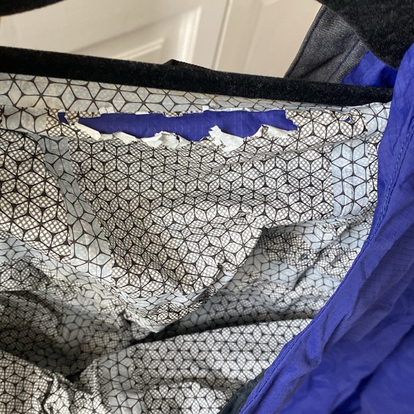 Purple light rain jacket - Picture 10 of 10